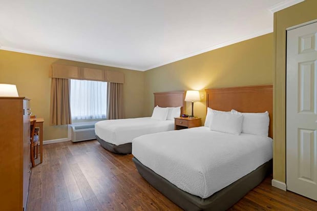 Images Best Western Plus Windjammer Inn & Conference Center