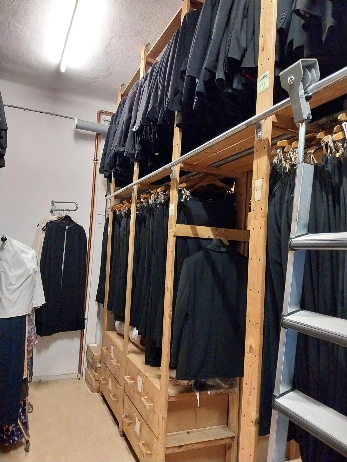 Dorothée-Warning Schneiderei und Frackverleih, Brückenstr. 15 A in Berlin