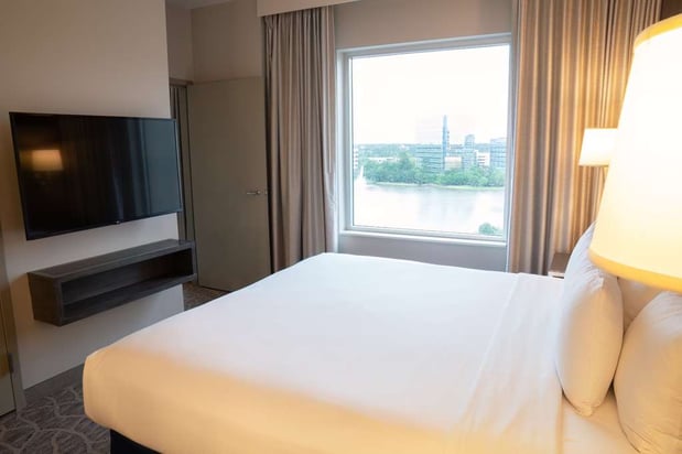 Images Embassy Suites by Hilton The Woodlands® at Hughes Landing