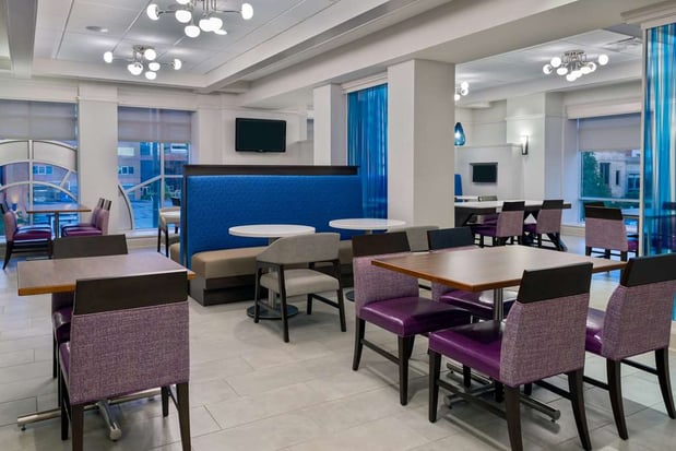 Images Hampton Inn & Suites Buffalo Downtown