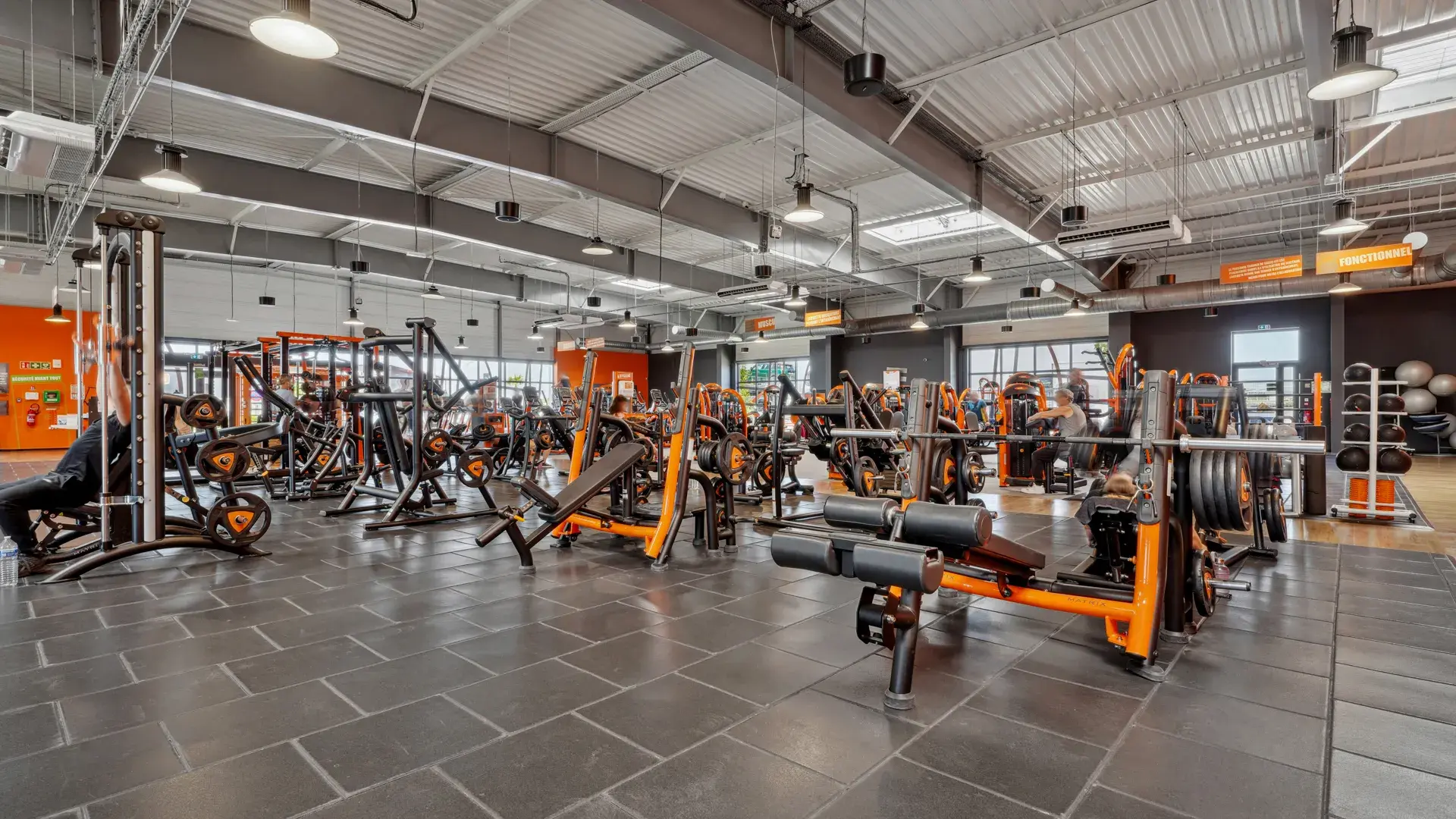 Images Basic-Fit 24/7