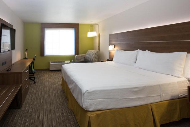 Images Holiday Inn Express & Suites Hesperia, an IHG Hotel
