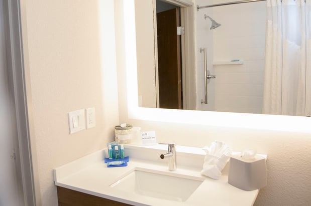 Images Holiday Inn Express & Suites Colorado Springs North by IHG