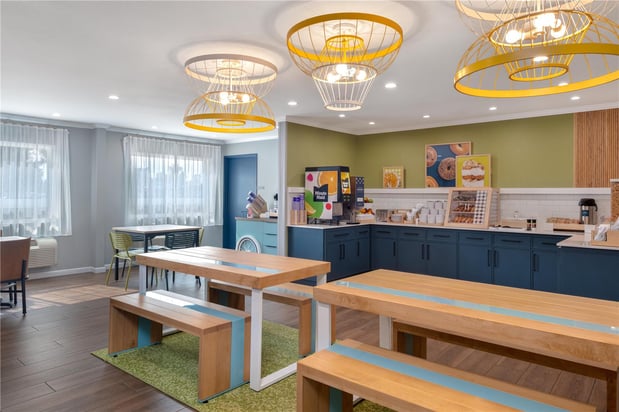 Images Spark by Hilton Springfield Eugene