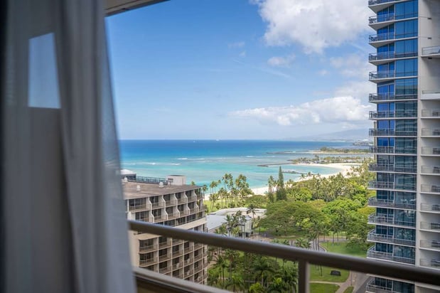 Images Embassy Suites by Hilton Waikiki Beach Walk