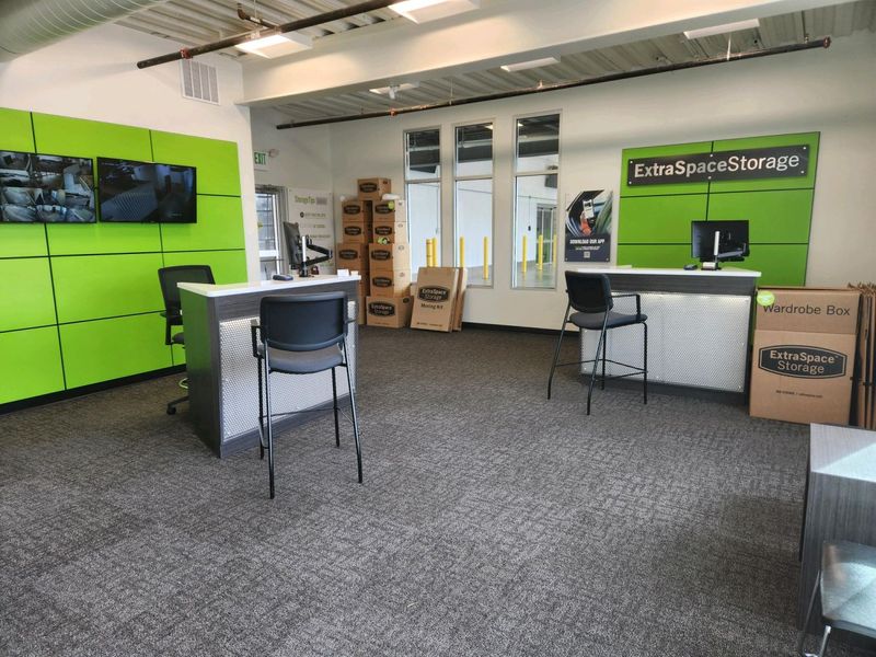 Images Extra Space Storage