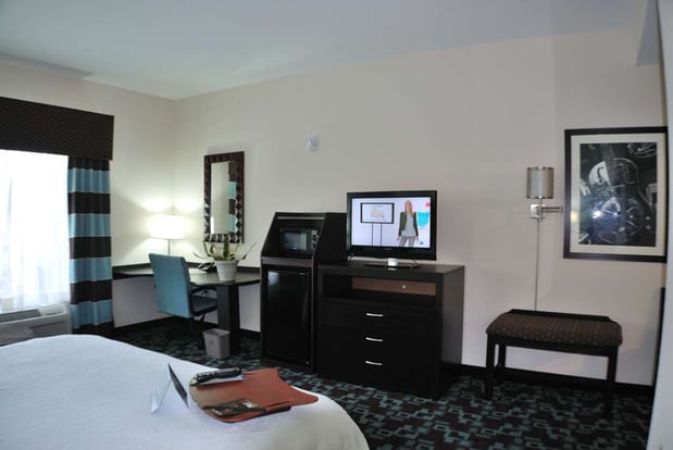 Images Hampton Inn & Suites Nashville @ Opryland