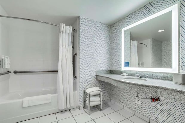 Images Hilton Garden Inn Louisville Northeast