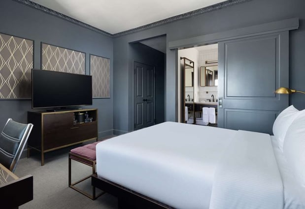Images Hotel Phillips Kansas City, Curio Collection by Hilton