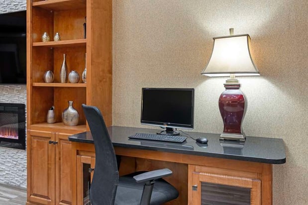 Images Best Western Plus Bradbury Inn & Suites