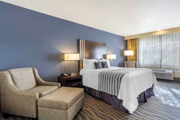 Images Best Western Plus Edmonds Harbor Inn