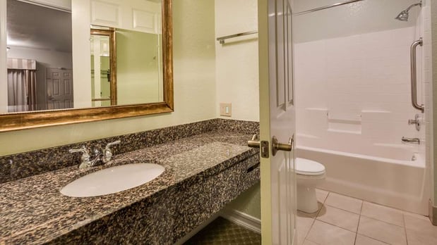 Images Best Western Plus Bayshore Inn