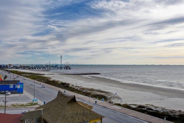 Images Holiday Inn Express & Suites Galveston Beach by IHG