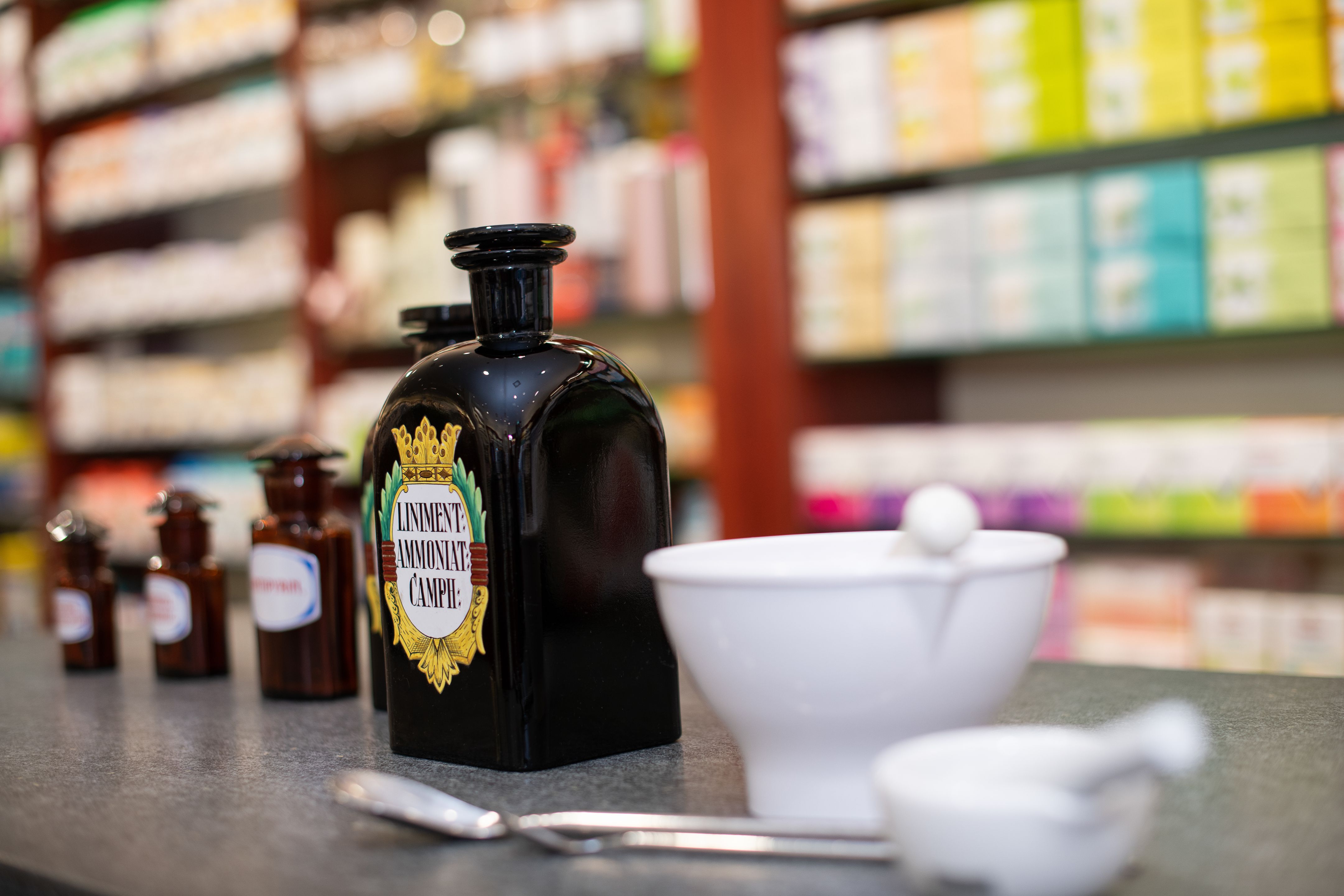 Bilder Gotthard Apotheke Parfumerie