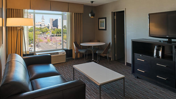 Images Holiday Inn St. Paul Downtown, an IHG Hotel