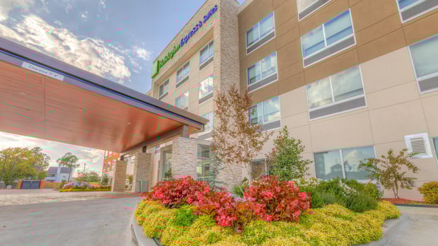 Images Holiday Inn Express & Suites Tulsa Midtown by IHG