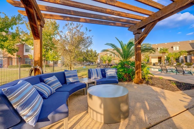 Images Chateau Mirage Apartment Homes