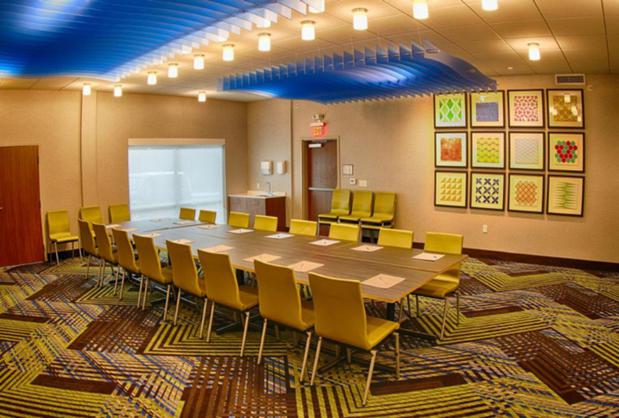 Images Holiday Inn Express & Suites Detroit North - Roseville by IHG