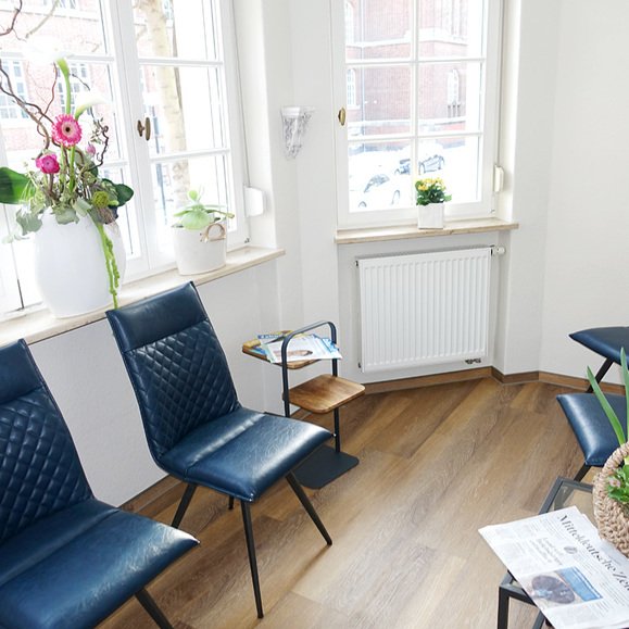 Zahnarztpraxis Dr. med. dent. Claudia Schönefeld, Clara-Zetkin-Str. 13 in Halle