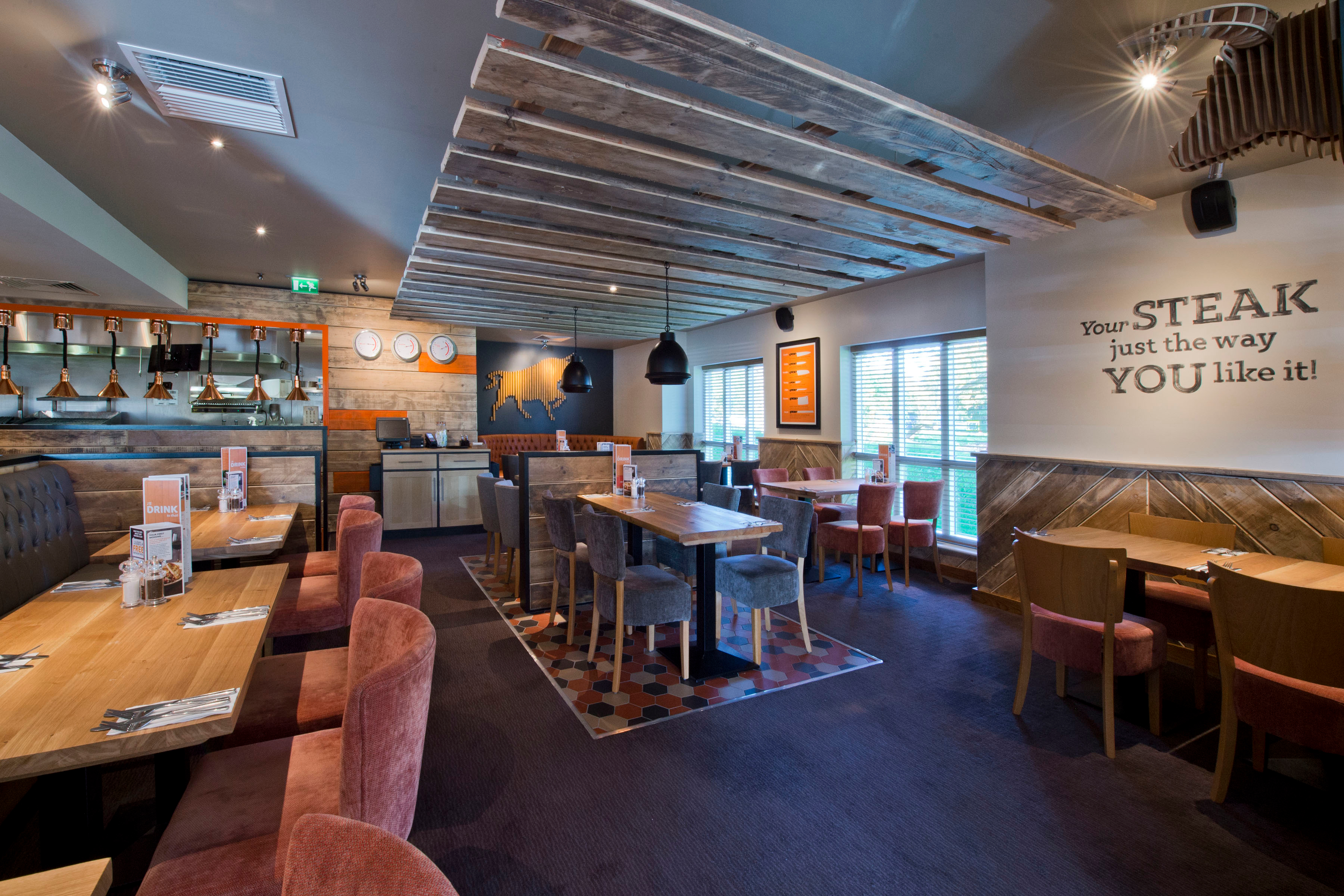 Cirencester Beefeater restaurant interior Cirencester Beefeater Cirencester 01285 708047
