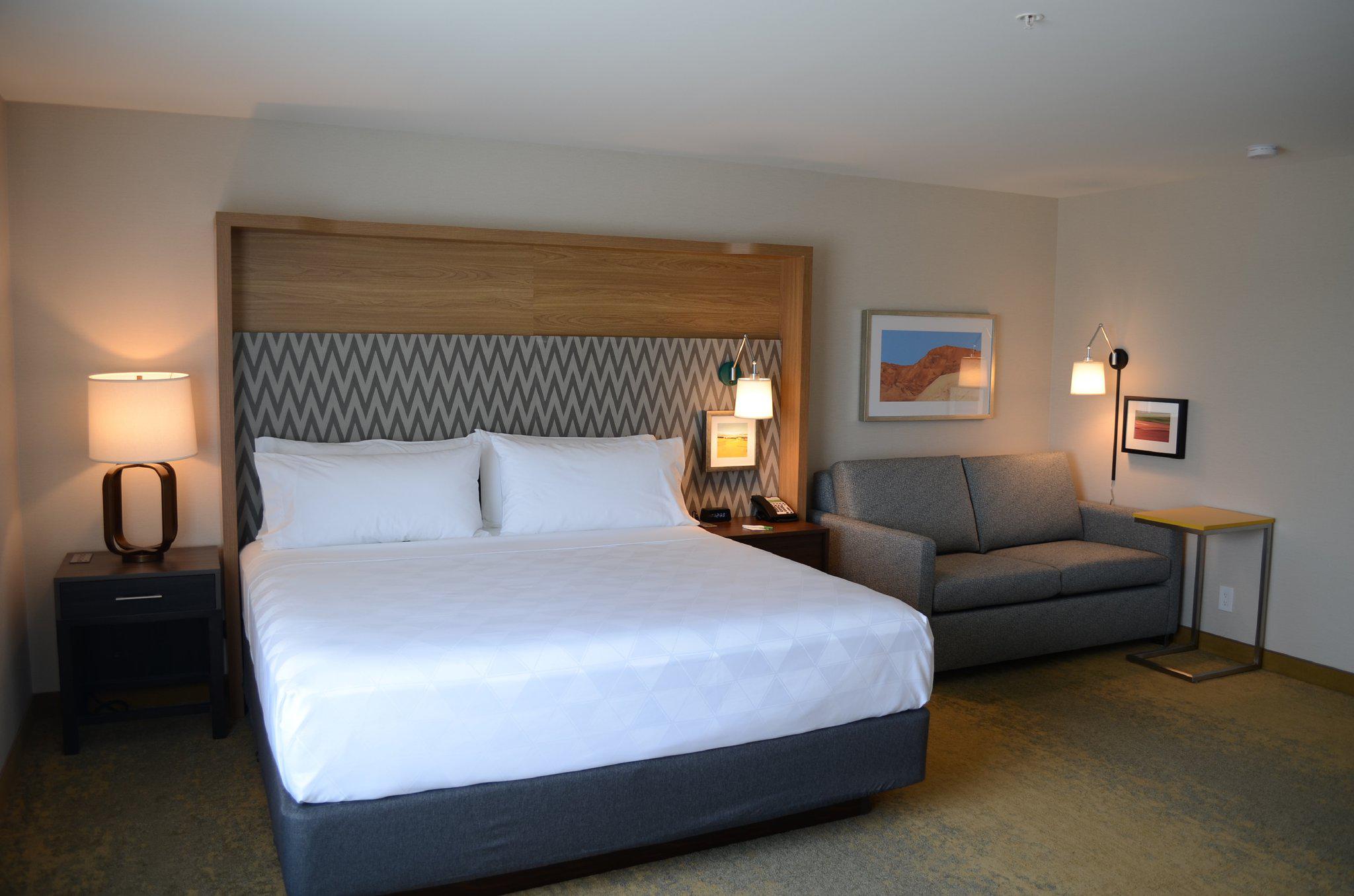 Images Holiday Inn Edmonton South - Evario Events, an IHG Hotel