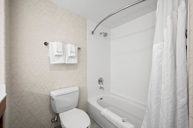 Images Holiday Inn Express & Suites Lincoln-Roseville Area by IHG