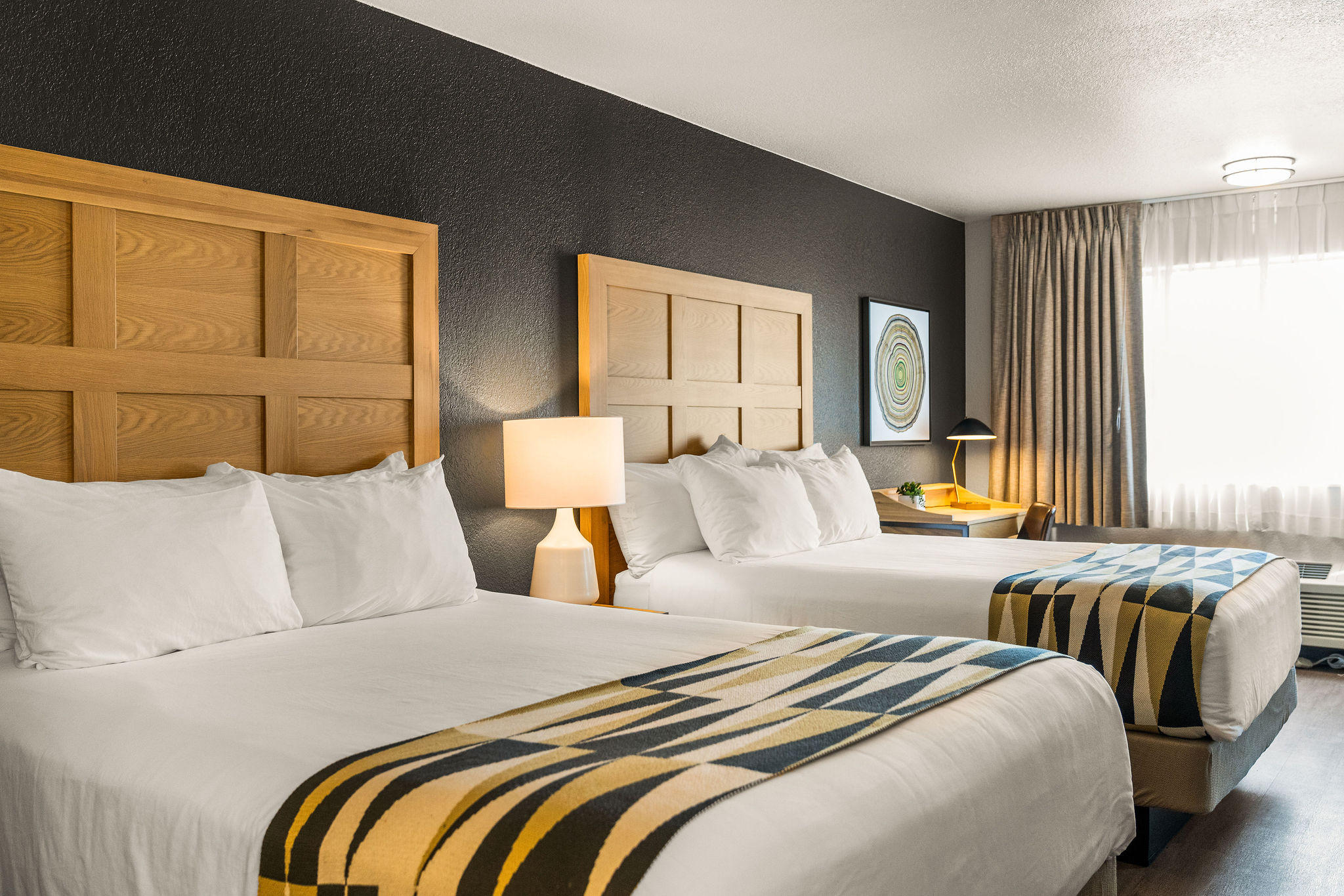 Oxford Suites Redding Guestrooms