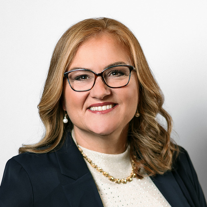 Elaine Waddell headshot.