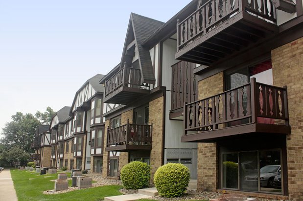 Images Hickory Village Apartments