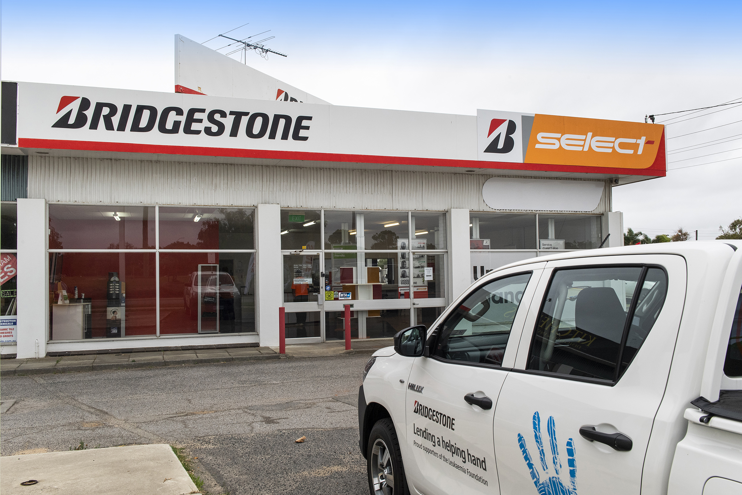 Images Bridgestone Select Tyre & Auto Rockingham