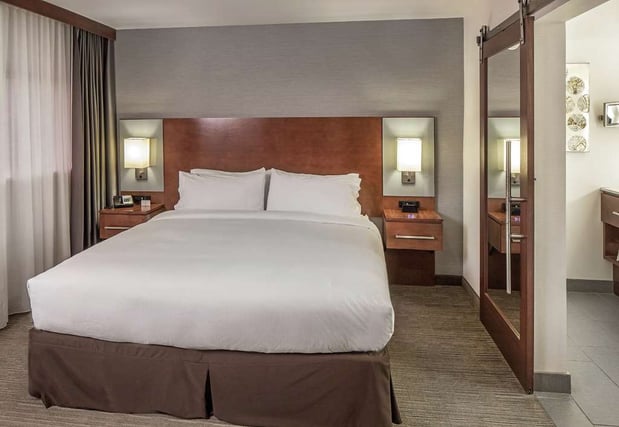 Images DoubleTree by Hilton Omaha Southwest