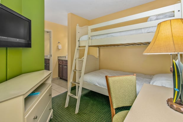 Images Holiday Inn & Suites Clearwater Beach by IHG