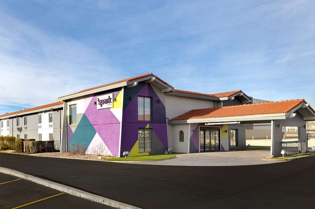 Images Spark by Hilton Rock Springs