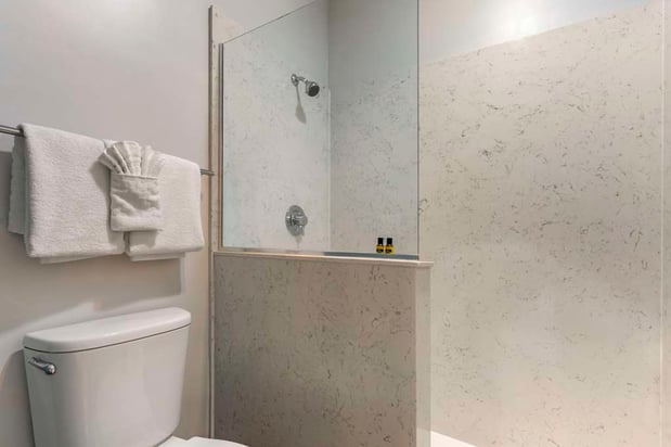 Images Best Western Plus All Suites Inn