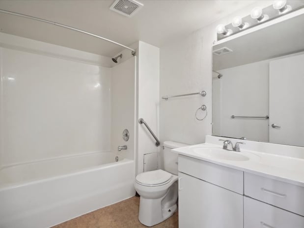 Images LeClaire Apartments