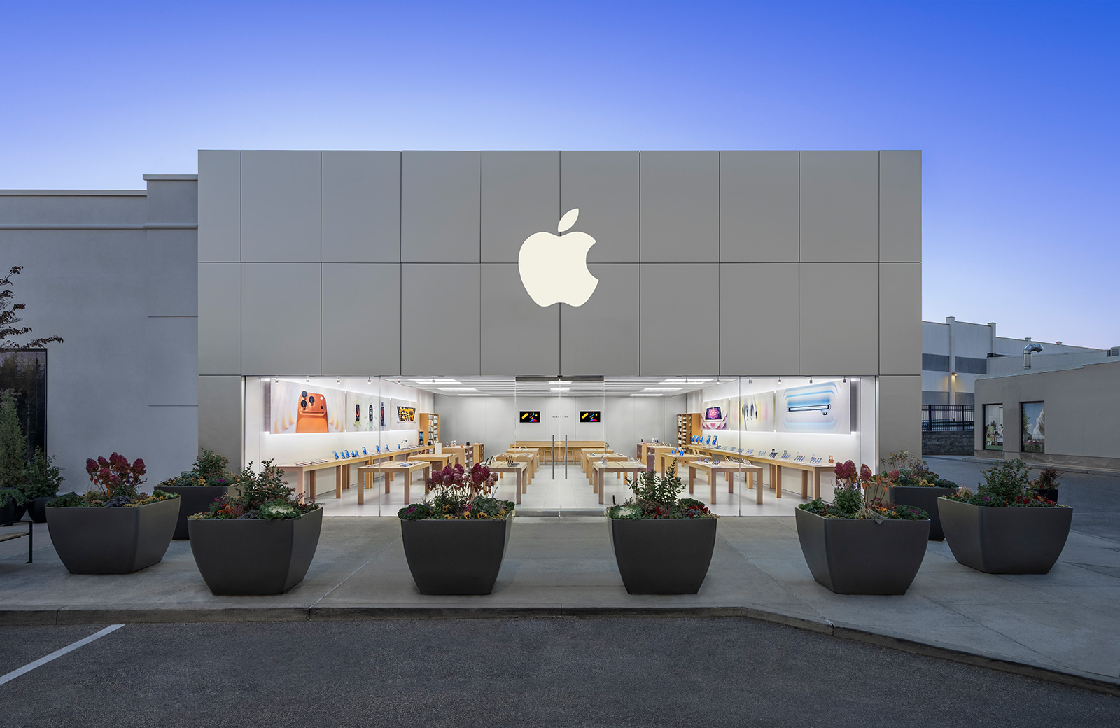 Apple Suburban Square Image