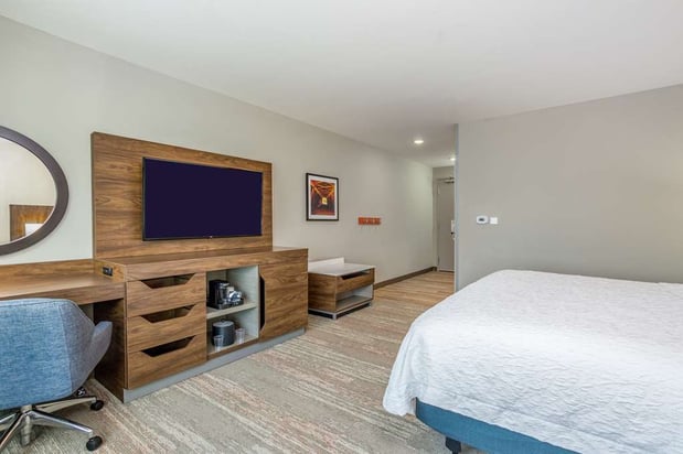 Images Hampton Inn by Hilton Bedford