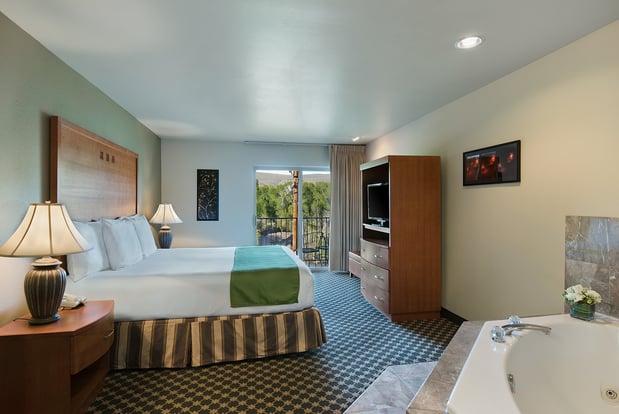 Images Oxford Suites Yakima