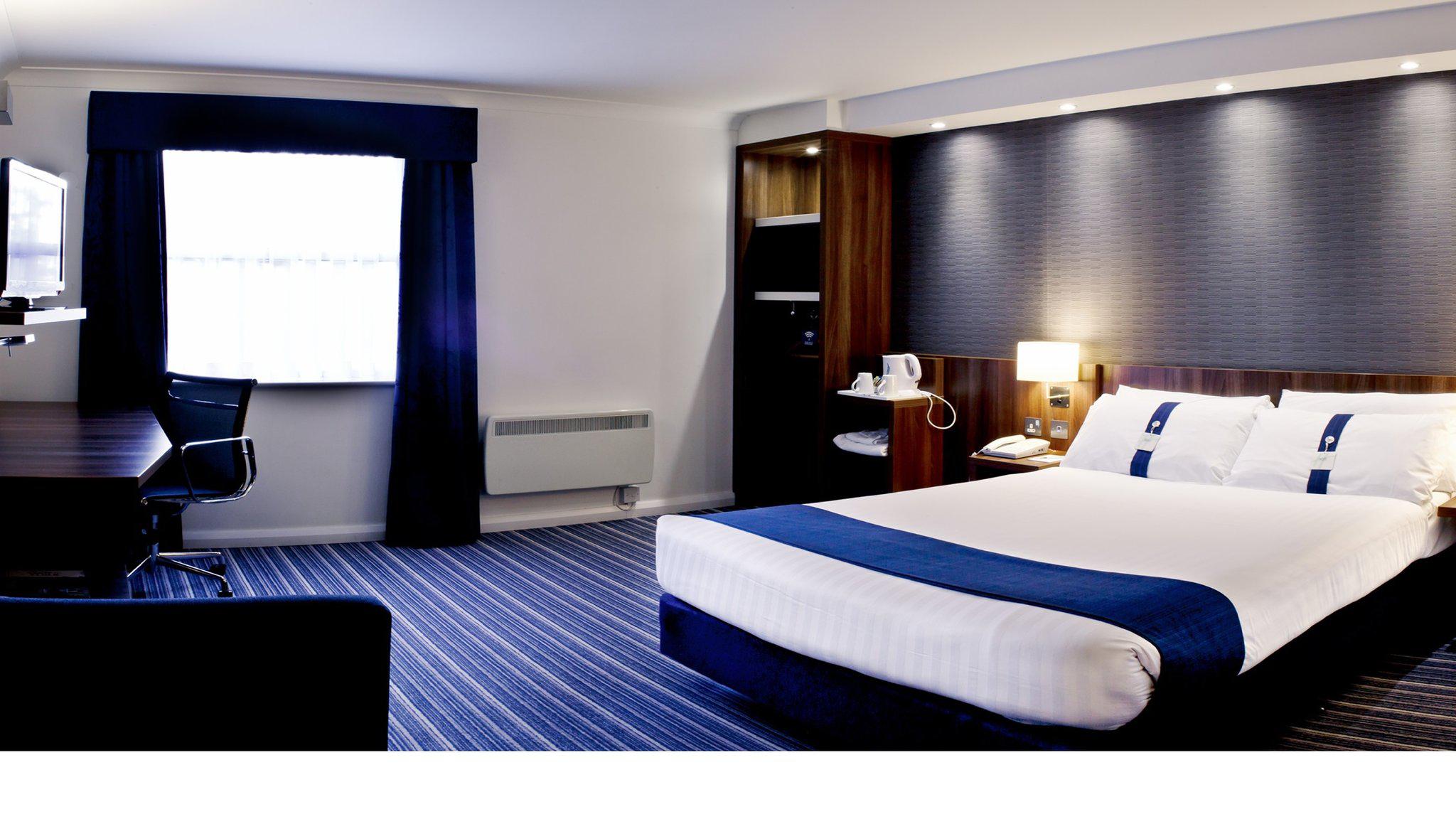Holiday Inn Express Glenrothes, an IHG Hotel Glenrothes 01592 745509