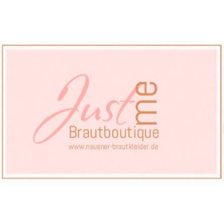 Logo Just me Brautboutique, von Nauener Brautkleider, ist ein im privatem Stil geführtes Lädchen auf dem Land. Fernab von fremden Blicken kann hier die Kundin ungestört und in Ruhe unter professioneller Beratung zu ihrem Traumkleid finden.