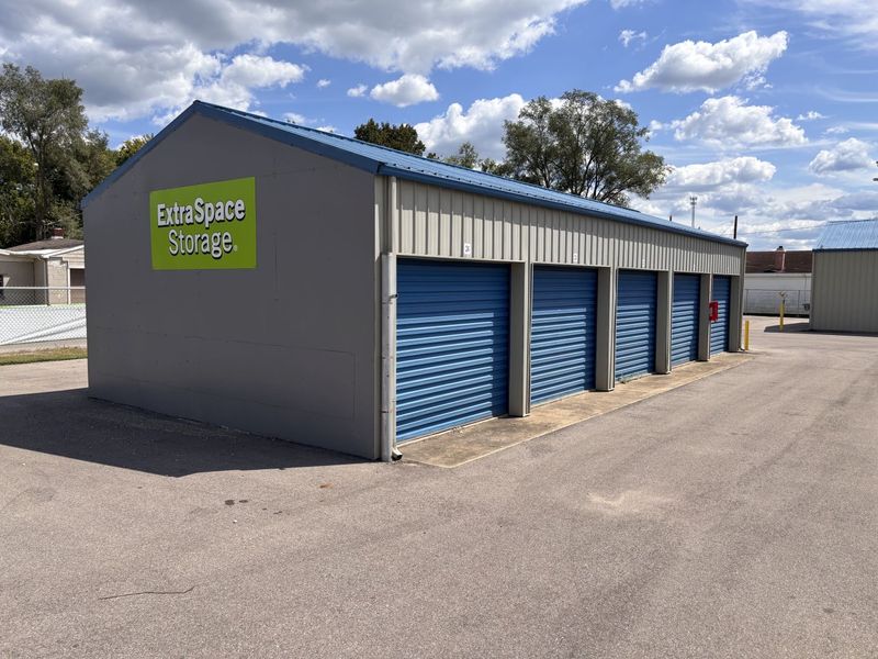 Images Extra Space Storage