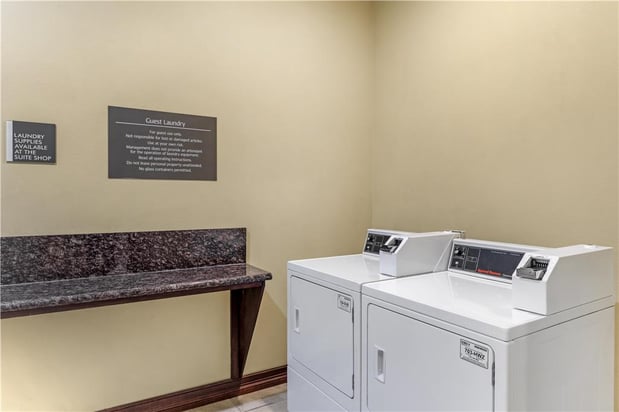 Images Best Western Plus Monica Royale Inn & Suites