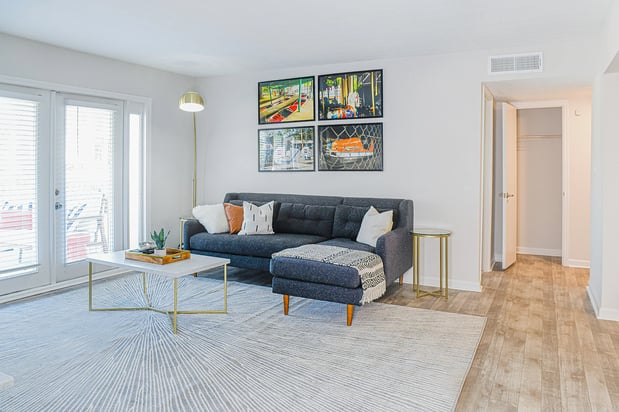 Images Corners at Holcomb Bridge