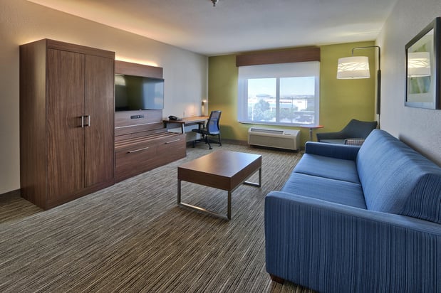 Images Holiday Inn Express & Suites Albuquerque Historic Old Town by IHG