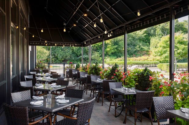 Images Burtons Grill & Bar