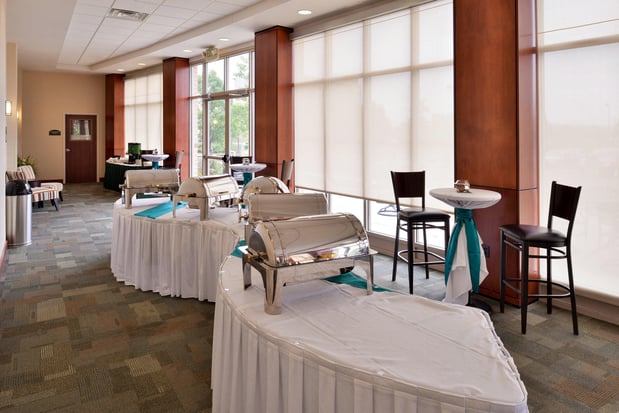 Images Holiday Inn Madison at the American Center by IHG