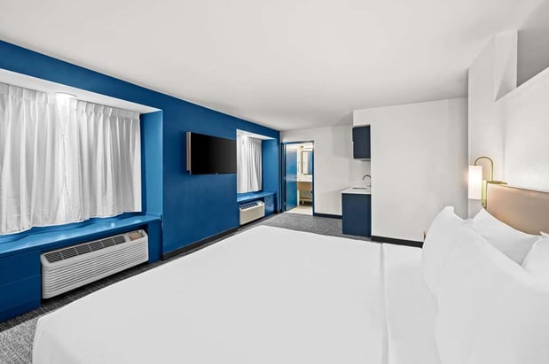 Images Spark by Hilton Sterling Dulles Airport