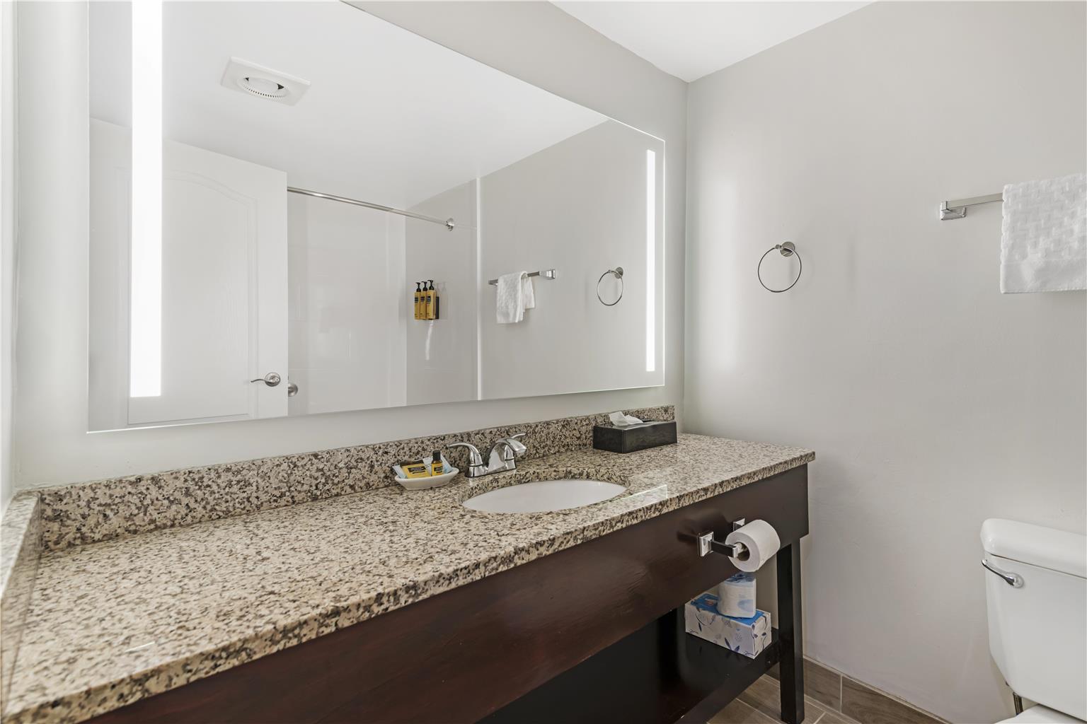 Standard Single Queen Bathroom
