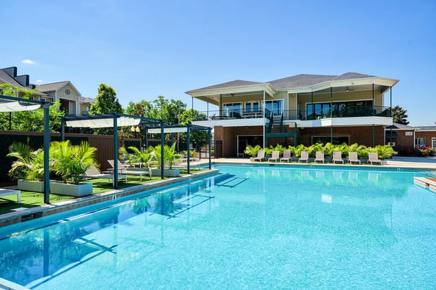 Images Vie at University Downs