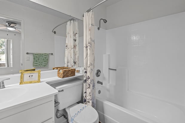 Images Highland Meadows Apartments